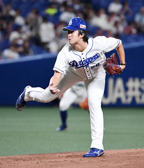 中日対ヤクルト　中日先発の梅津（撮影・前岡正明）