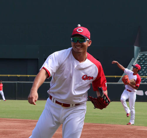 マツダスタジアムで行われた練習に参加した広島鈴木（撮影・村野森）
