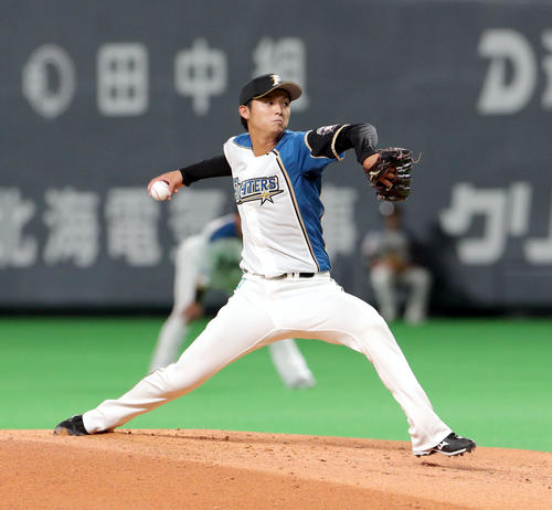 日本ハム対オリックス　2回から登板する日本ハム田中瑛（撮影・佐藤翔太）