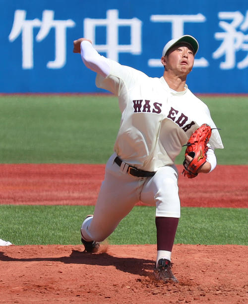 早大対明大　5回裏明大2死一塁、力投する早大・西垣（撮影・河田真司）