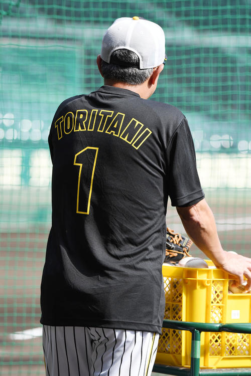 阪神対中日　鳥谷敬Tシャツ（撮影・奥田泰也）