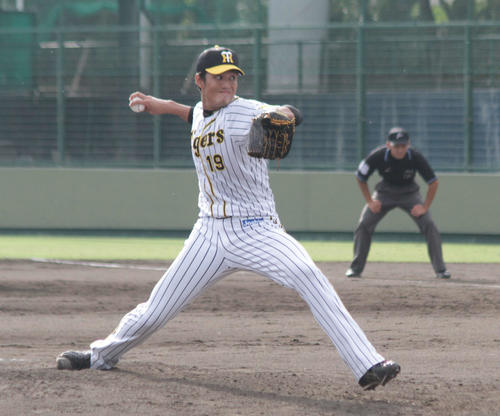 JR西日本との練習試合で救援登板する藤浪