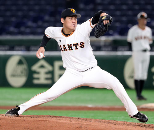 紅組対白組　白組先発の桜井俊貴（撮影・垰建太）