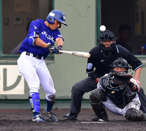 9回表大阪ガス1死、左前打を放つ小深田大翔（撮影・清水貴仁）