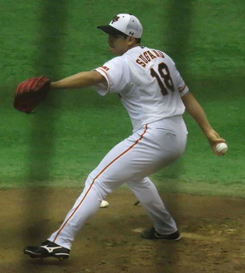 シート打撃に登板した巨人菅野（撮影・桑原幹久）