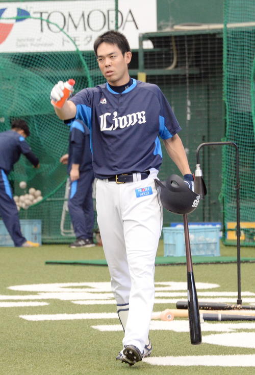 気合のこもった表情を見せる西武秋山（撮影・鈴木正章）