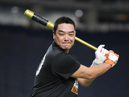 CSファイナルステージ前日、打撃練習を行う巨人阿部（撮影・加藤諒）