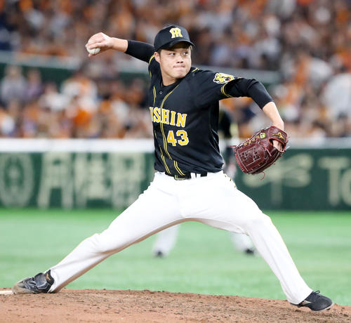 巨人対阪神　7回裏、阪神4番手で登板する守屋（撮影・加藤哉）