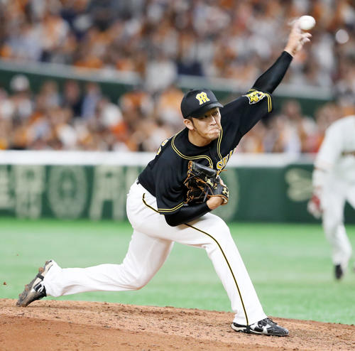 巨人対阪神　6回裏、阪神4番手で登板する岩貞祐太（撮影・加藤哉）