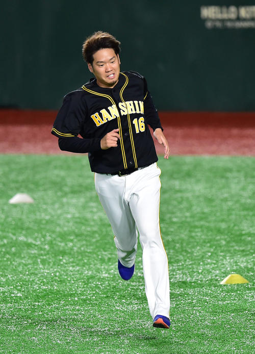練習を行う阪神西勇輝（撮影・清水貴仁）