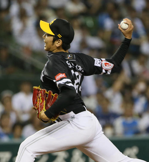 西武対ソフトバンク　3番手で登板する石川柊太（撮影・栗木一考）