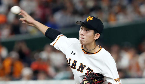 巨人対阪神　巨人先発の戸郷（撮影・垰建太）