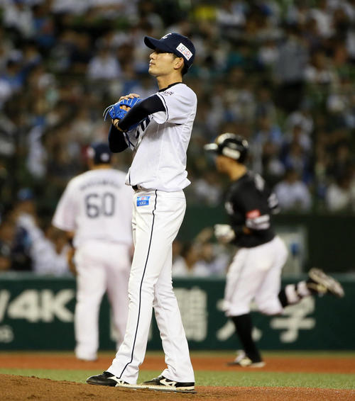 西武対ソフトバンク　3回表ソフトバンク無死二塁、中村晃に2点本塁打を浴びる今井達也（撮影・栗木一考）