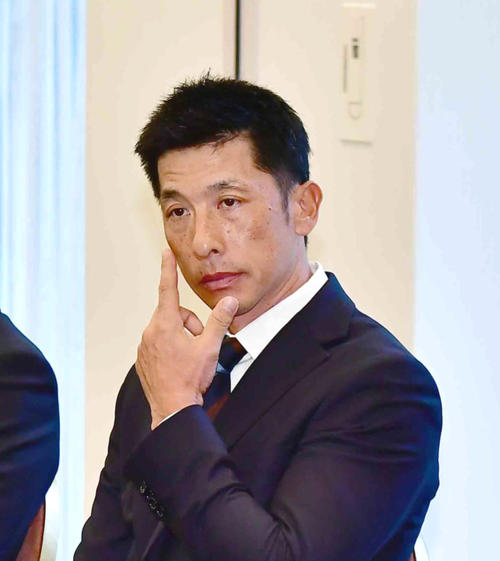 ドラフト前日の会議に臨む阪神矢野燿大監督（撮影・小沢裕）