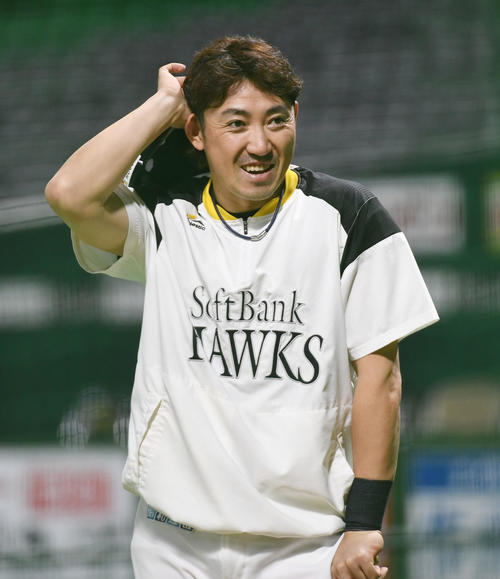 シリーズに向け調整する内川（撮影・今浪浩三）