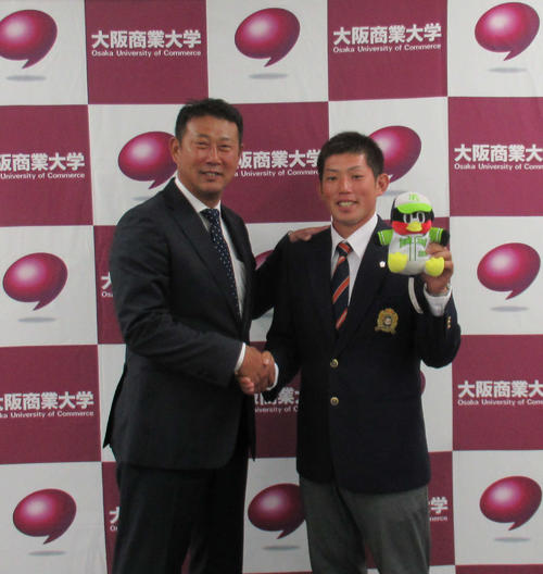 ヤクルトから指名あいさつを受けたドラフト4位、大商大・大西広樹