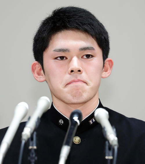 ロッテ1位の大船渡・佐々木（2019年10月17日撮影）