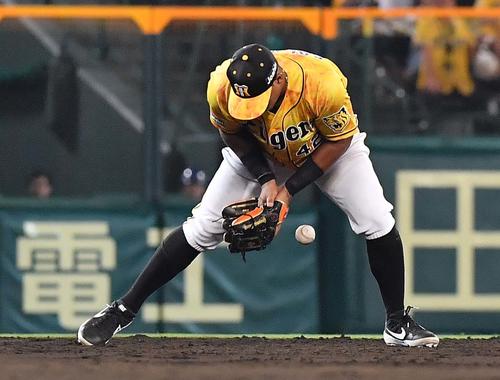 19年7月、中日戦でエラーするソラーテ