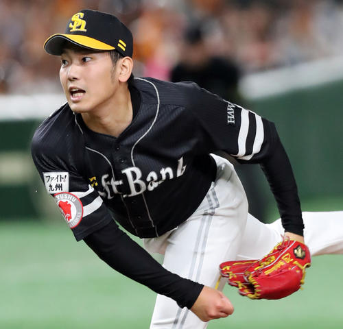 巨人対ソフトバンク　5回、ソフトバンク2番手で登板し力投する石川（撮影・垰建太）