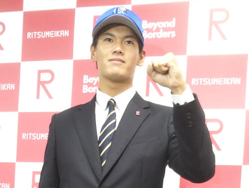DeNAの指名あいさつを受けた立命大・坂本（撮影・柏原誠）