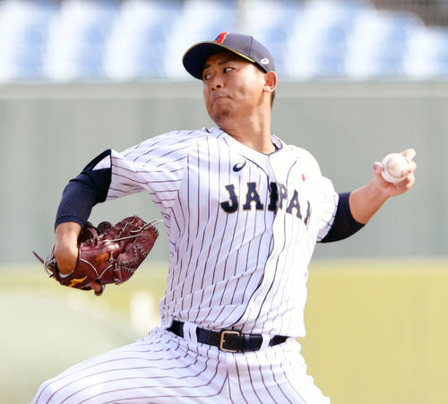 日本代表対オリックス　オリックス戦に先発し変化球を投げる今永（撮影・滝沢徹郎）