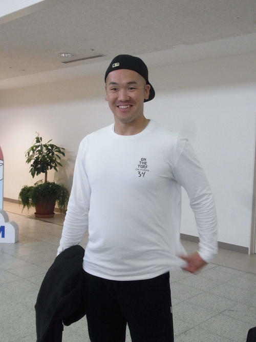 ウインター・リーグ参加に向けて日本を出発したオリックスT－岡田（撮影・堀まどか）