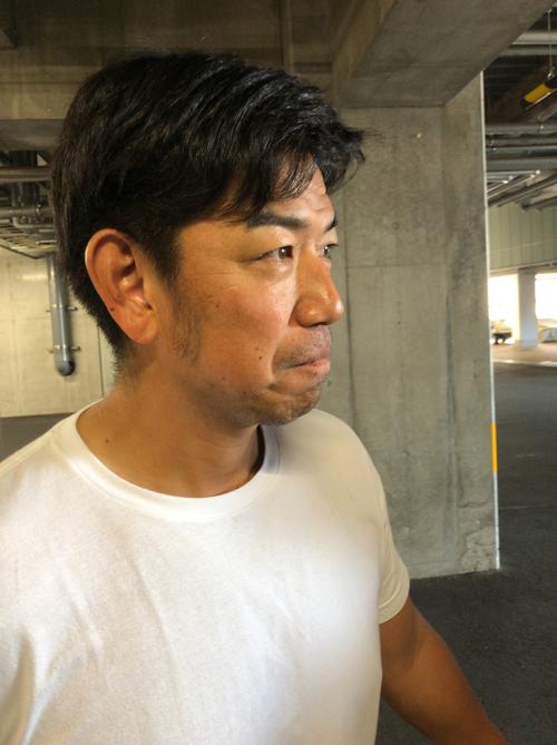 1軍に昇格する広島倉バッテリーコーチ（撮影・前原淳）