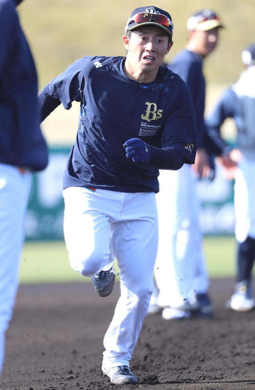 オリックス鈴木昂平（2018年2月18日撮影）