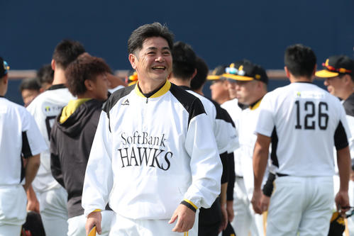 明るい表情を見せる工藤公康監督（撮影・梅根麻紀）