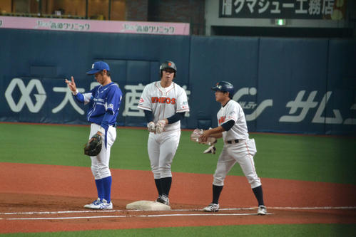7番・一塁で先発出場した元オリックスの園部