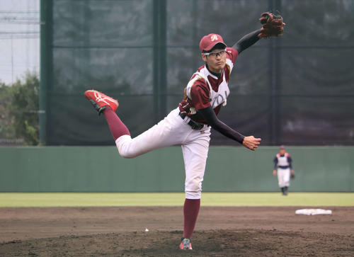 BCリーグのトライアウトを受験した中大法学部3年の杉浦（撮影・金子真仁）
