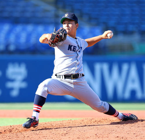 慶大対早大　2番手の慶大・高橋佑（撮影・大野祥一）