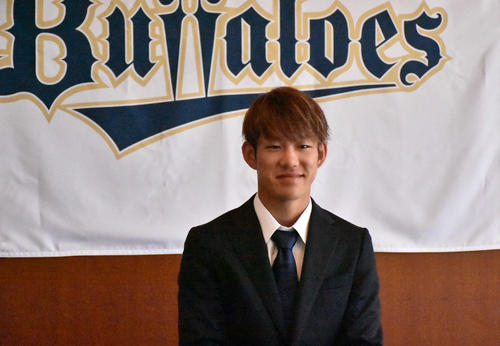 契約更改交渉に臨んだオリックス西浦颯大外野手（撮影・真柴健）