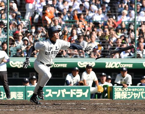 5回裏PL学園無死、右越えに二塁打を放つPL学園OBの桑田真澄氏（撮影・上田博志）
