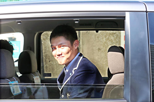 阪神安芸キャンプ2日間の見学を終え引き揚げるドラフト1位の創志学園・西（撮影・上山淳一）