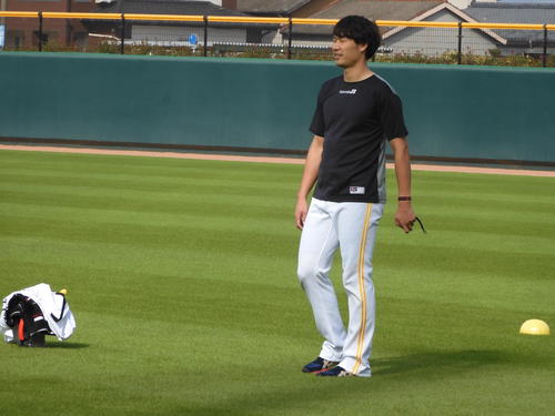 リハビリ組で練習を行うソフトバンク武田