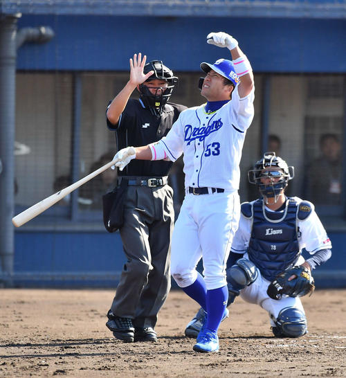 トライアウトで死球を受けた亀沢（撮影・上田博志）