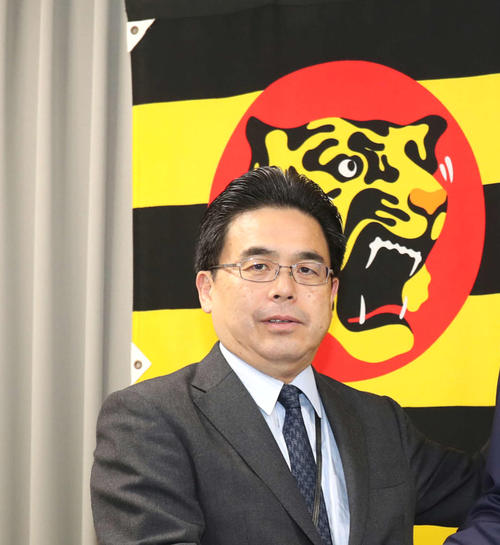 阪神谷本球団本部長（2019年10月21日撮影）