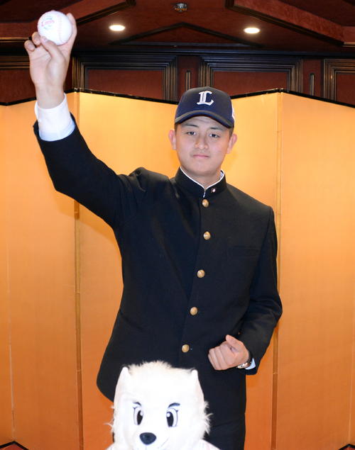 西武ドラフト6位で入団を内諾した日大三・井上（撮影・鈴木正章）