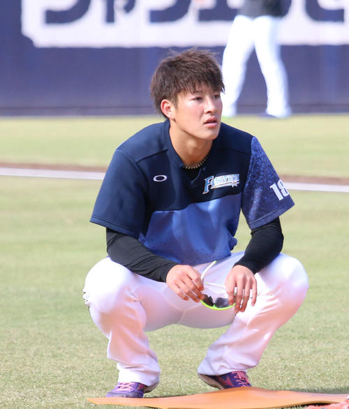 鎌ケ谷で秋季練習に参加した日本ハム吉田輝（撮影・木下大輔）