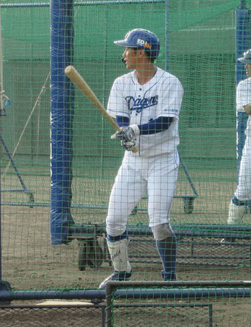 今秋から神主打法へのフォーム改造をする中日京田