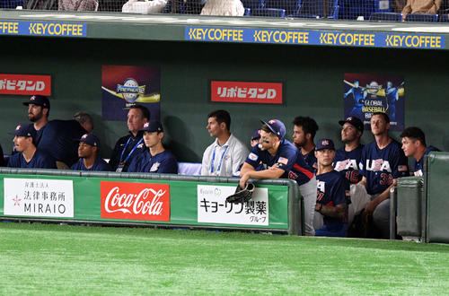 延長の末敗れ肩を落とすを米国ナイン（撮影・滝沢徹郎）