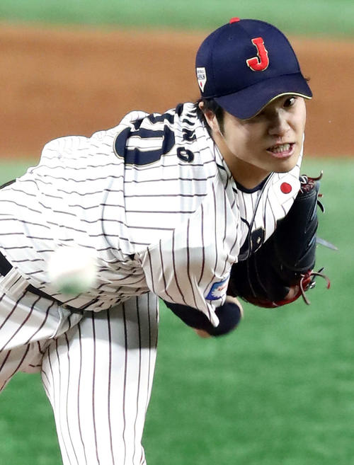 日本対韓国　日本5番手で登板する甲斐野（撮影・浅見桂子）