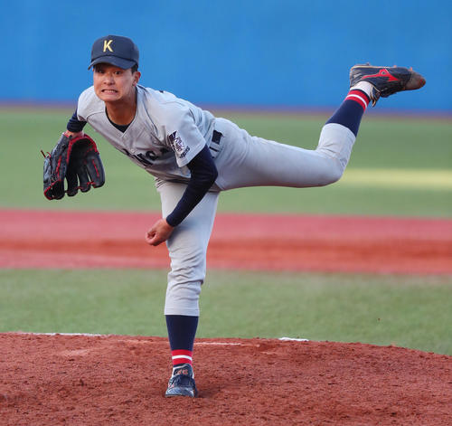 明治神宮大会　金沢学院大対関大　関大先発の森（撮影・足立雅史）