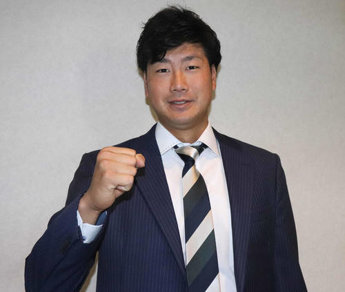 来季へ向け、力を込めたロッテ松田（撮影・久永壮真）