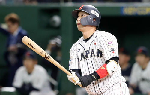 プレミア12決勝の韓国戦、山田哲は左越え3点本塁打を放つ（2019年11月17日撮影）