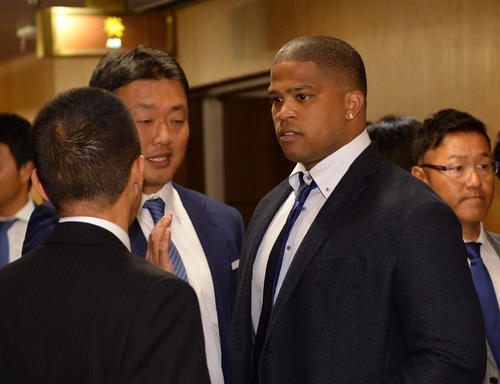 納会に出席したダヤン・ビシエド（撮影・森本幸一）