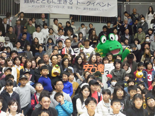 大阪・豊中市でトークイベントに参加したオリックス安達（撮影・堀まどか）