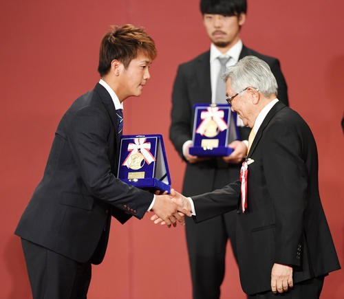 イースタン・リーグ優秀選手賞を受賞した日本ハム平沼（撮影・横山健太）
