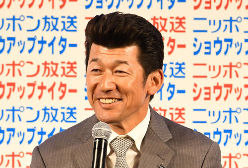 ニッポン放送「ショウアップナイターカンファレンス2020」のトークショーに臨むDeNA三浦2軍監督（撮影・山崎安昭）